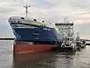 Tankfartyg i Vingaserien och två bogserbåtar