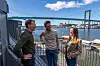 Om man gillar sjöfart kan Scandinaos ha bästa läget för sitt kontor med vy över stora delar av Göteborgs hamn. Från vänster, Bengt Ramne, Patrik Molander och Ana Puljić.