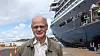 Jan-Olof Johansson, kommunstyrelsens ordförande i Lysekil utanför Explora III.