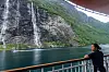 Hurtigruten är inte bara till för turister. För många som bor längs kusten fungerar fartygen fortfarande som transportmedel mellan orterna.