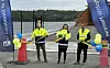 Henrik Stjernberg från NCC Industry, Alexandra Lindström, tillförordnad vd Stockholms Hamnar, och Marcus Svinhufvud (M), kommunstyrelsens ordförande i Nynäshamn.