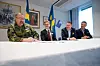 Brigadgeneral Lars O Jonsson, Chef Försvarsmaktens logistik, FMLOG David Moheim, Affärsdirektör, Affärs- och försörjningsledningsavdelningen Försvarsmakten Carl-Henrik Hägg, VD Hallands Hamnar AB Henrik Nanfeldt, vice VD Hallands Hamnar AB