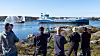 Assisterad av bogserbåten Svitzer Gaia gör Marinus här den sista giren in mot hemmahamnen på Donsö.