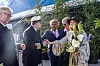 Från vänster, Anders Carlsson chief på Marinus, befälhavare Lennart Larsson, Dev Sanyal, koncernchef VAROPreem, samt Jonas och Agneta Backman, Sirius.